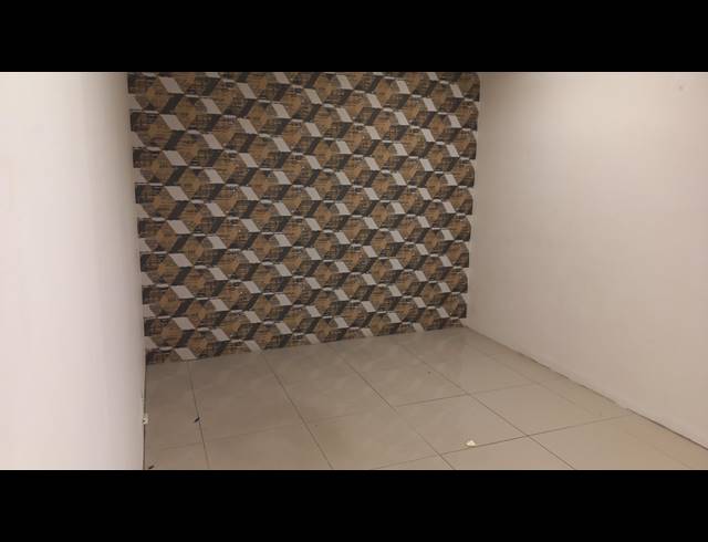 107M² BUSINESS TO LET IN OVERPORT
